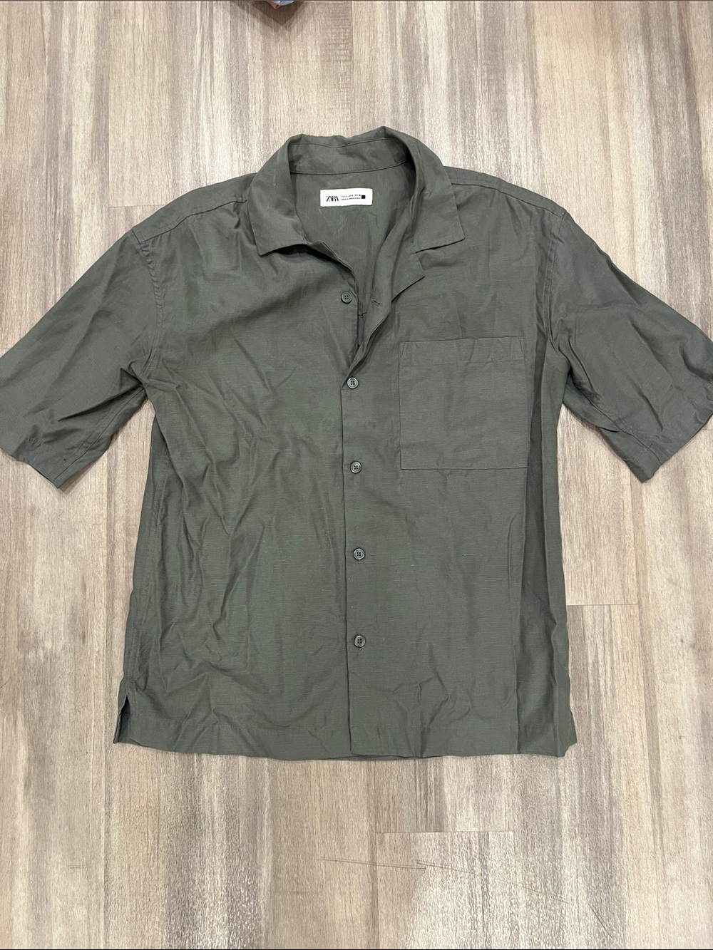 Zara Men's Short-Sleeve Button-Down Shirt in Olive
